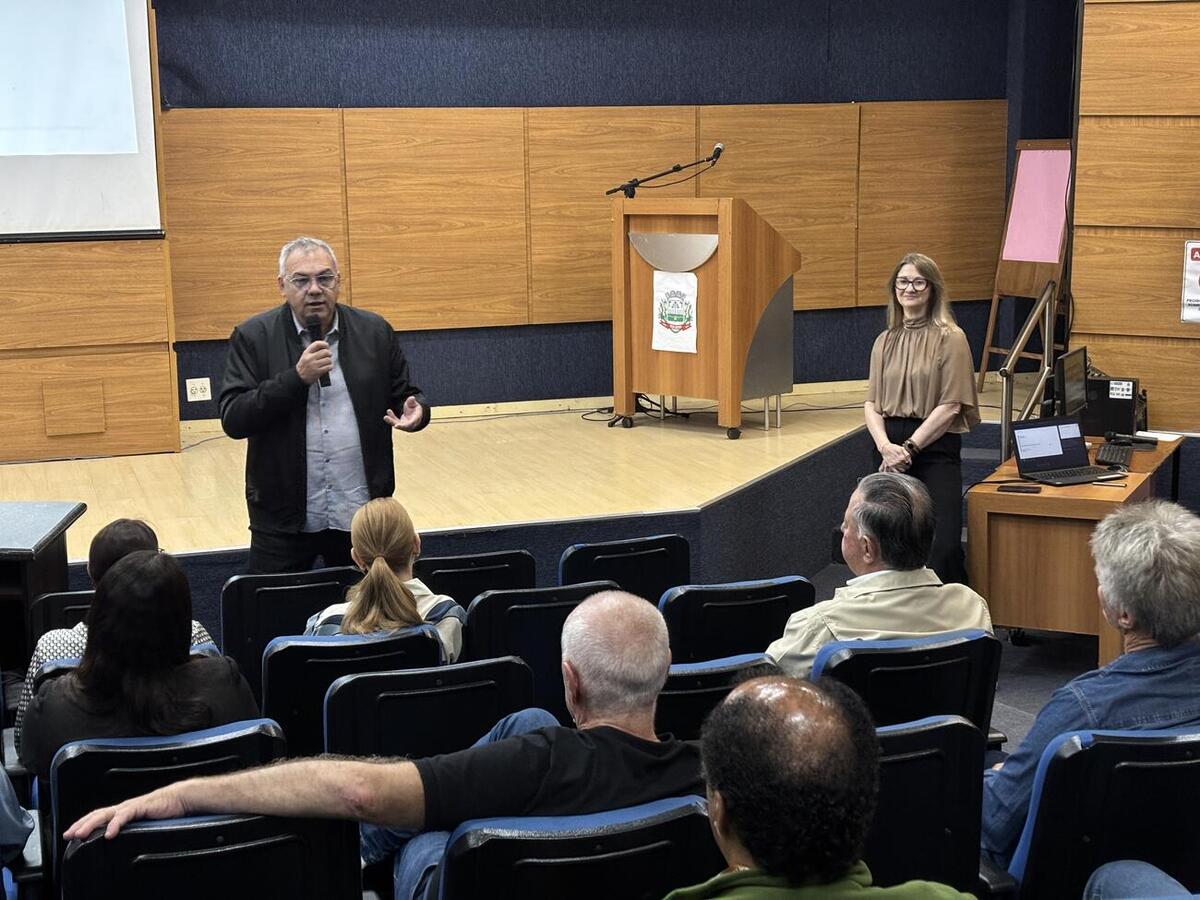 Evento reuniu servidores municipais para abordar planejamento da aposentadoria, envelhecimento ativo e qualidade de vida após o serviço público
