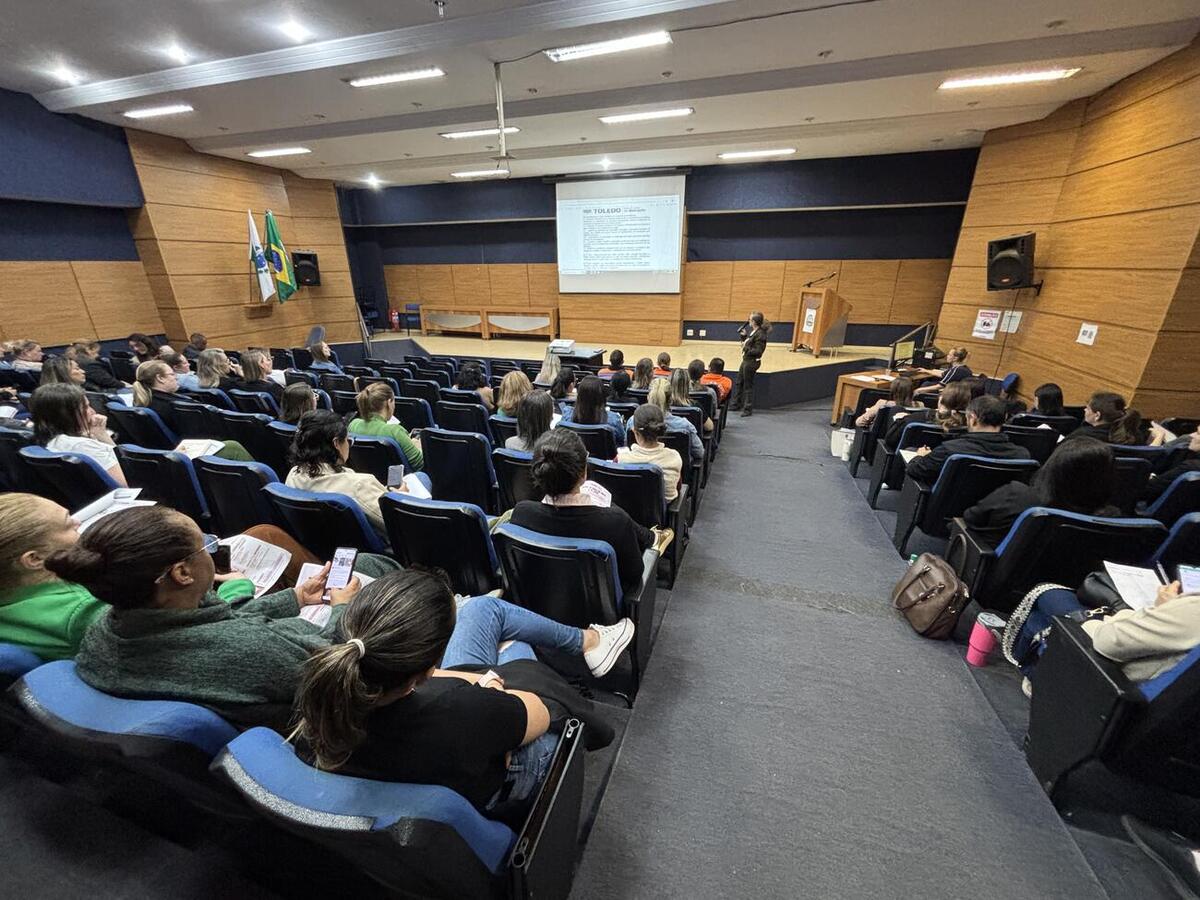 Reunião com a Defesa Civil orientou gestores sobre planos internos de contingência, rotas de evacuação e procedimentos de segurança