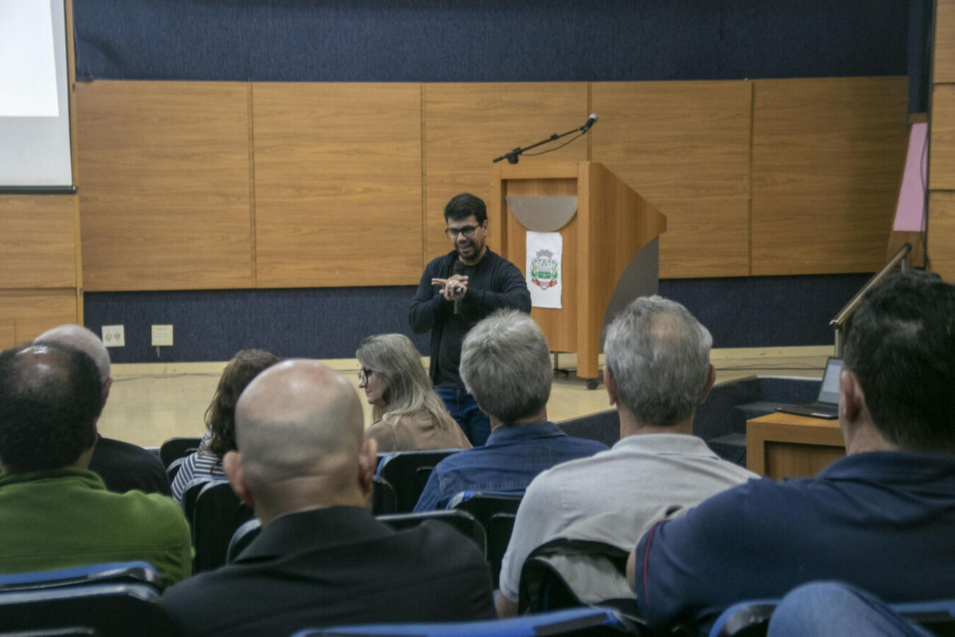 Evento reuniu servidores municipais para abordar planejamento da aposentadoria, envelhecimento ativo e qualidade de vida após o serviço público