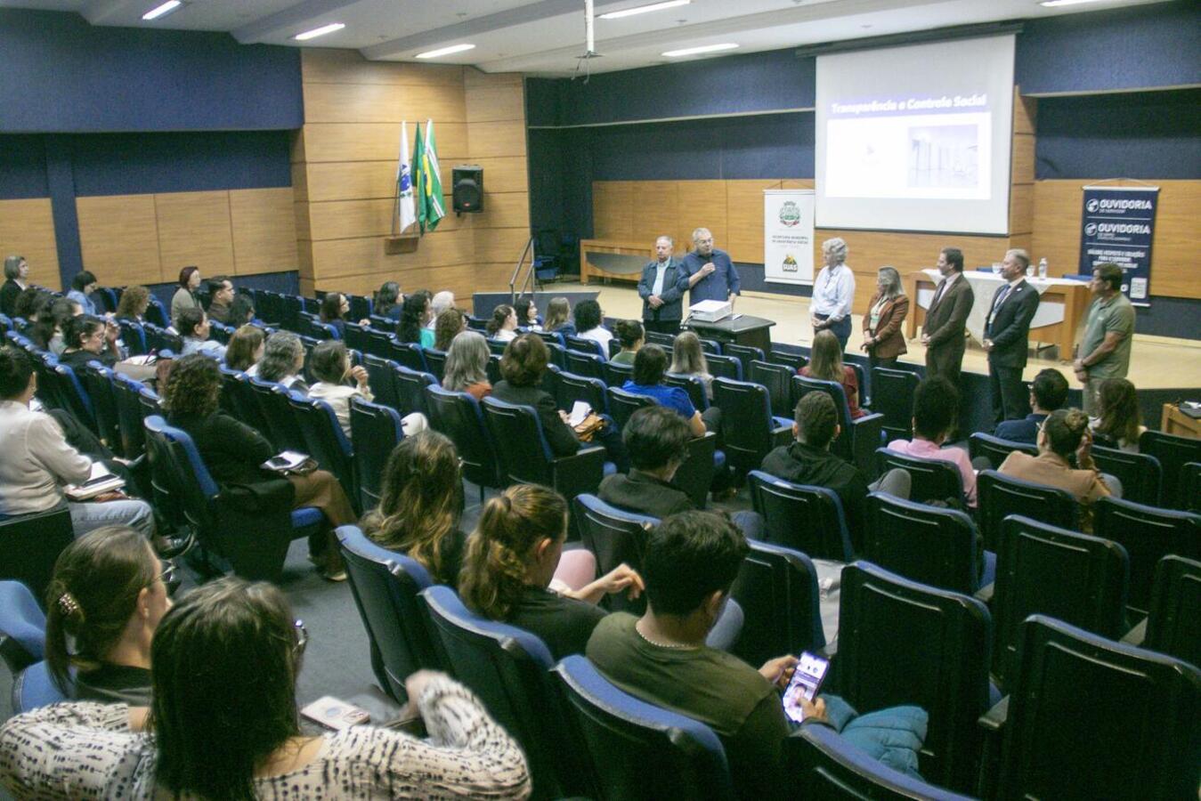 Evento reuniu representantes de municípios da região para discutir o fortalecimento dos conselhos no acompanhamento das políticas públicas 