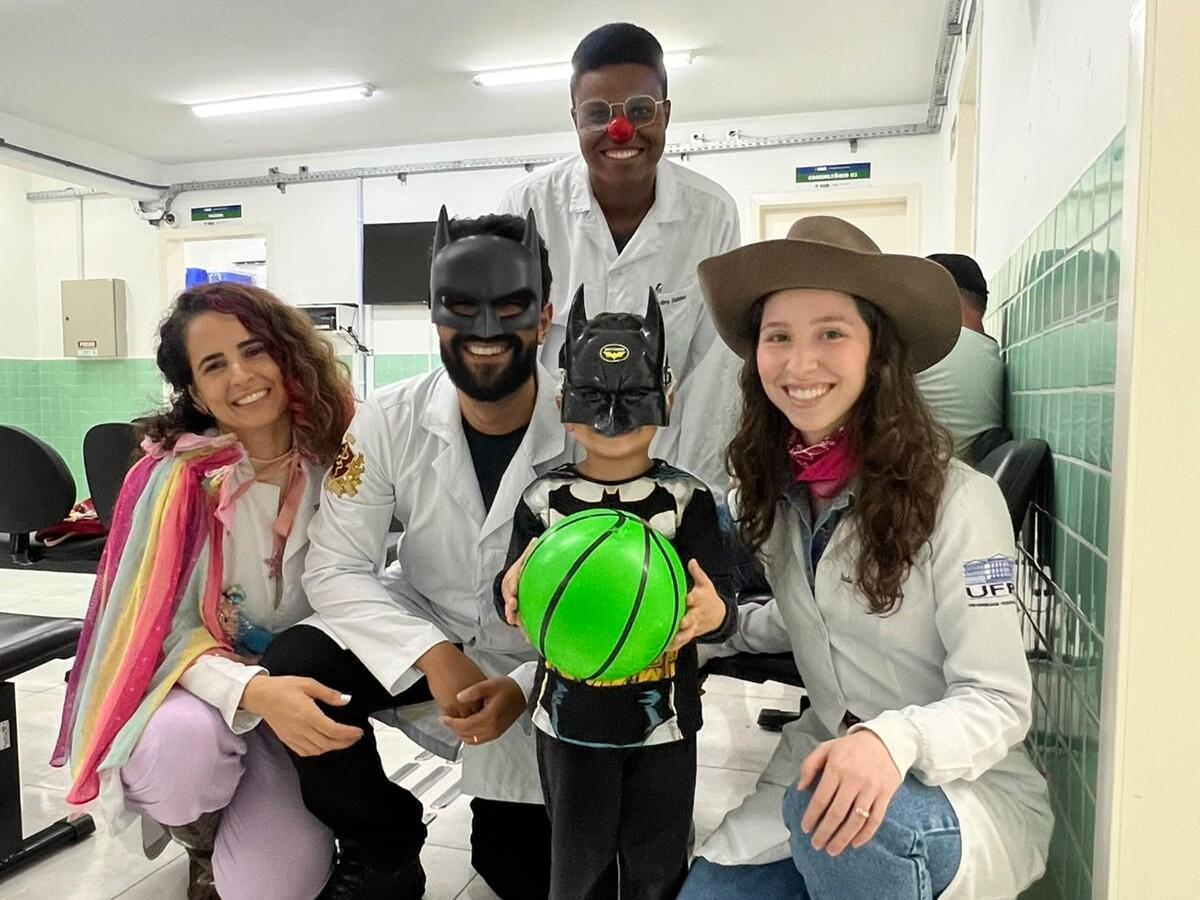 Ação atendeu crianças de 2 a 12 anos nesta quinta-feira (15), com avaliações médicas, orientações de saúde, conferência de vacinas e brincadeiras