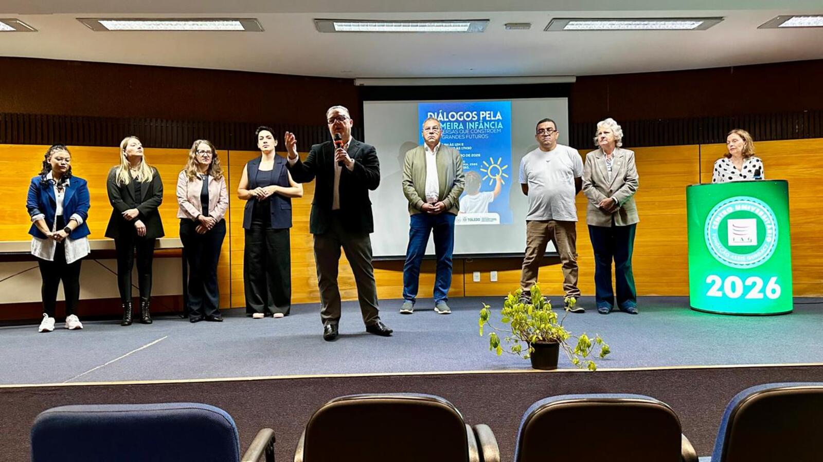 Evento reuniu profissionais de diferentes áreas para discutir estratégias de proteção, desenvolvimento e garantia de direitos das crianças de zero a seis anos