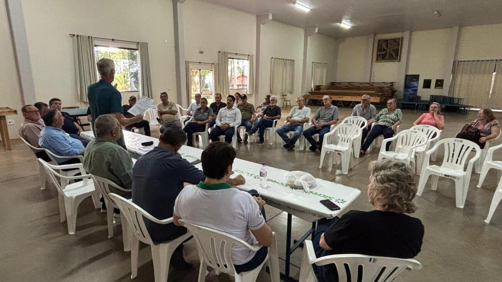 Reunião com o prefeito Mario Costenaro abordou a divisão de responsabilidades entre as entidades e a possibilidade de investimentos em melhorias no espaço