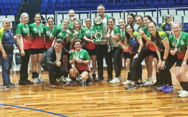 Equipes 60+ de Toledo disputaram a etapa final da competição que reuniu cerca de 500 atletas de 15 municípios