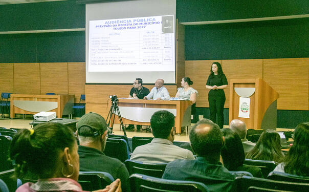 Ações prioritárias do governo municipal foram apresentadas em audiência pública na manhã desta sexta (25), ocasião em que a comunidade pôde sugerir indicações