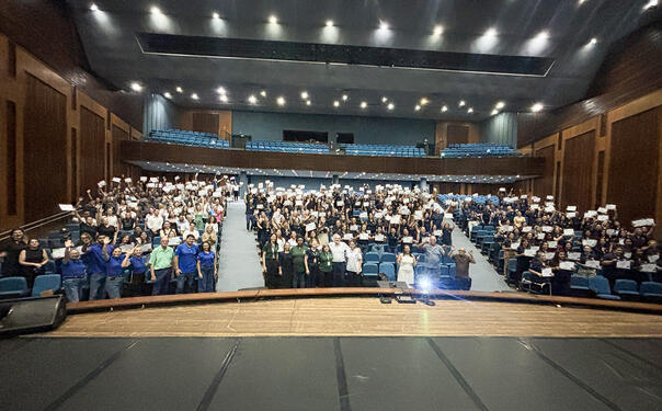 Solenidade no Teatro Municipal na tarde desta terça (29) reuniu 396 ACS e ACE de 16 municípios que concluíram curso técnico oferecido pelo Ministério da Saúde