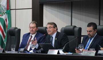 No início da quarta sessão da 17ª legislatura, na tarde desta segunda (5), prefeito Beto Lunitti fez balanço de 2023 a anunciou principais ações previstas para este ano