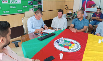 Ato na manhã de hoje (9), na Sala de Reuniões do Gabinete do Prefeito, permitirá que comunidade Bressan/Cesar Parque tenha mais uma saída para o Centro