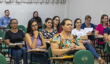 Ao todo, 40 diretores, coordenadores e professores que atuam na rede municipal de educação fazem parte da primeira turma