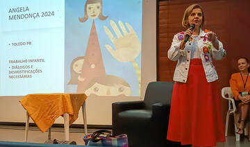Evento promovido pela SMDH no auditório do Centro de Eventos Ismael Sperafico contou com palestra de  ngela Mendonça, uma das maiores especialistas no assunto no Brasil