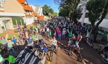 Ciclistas de todas as idades fizeram um trajeto de aproximadamente 5km da Funet até o Parque Ecológico Luiz Cláudio Hoffmann