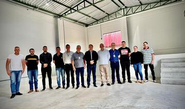 Recebidos pelos membros da entidade, representantes da Prefeitura, do Seab e do IDR conheceram as futuras instalações da Cooperativa de Agricultores Familiares de Toledo