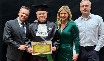 Médico pediatra da Unidade Básica de Saúde do Centro de Toledo, Raul recebeu a homenagem do CRM-PR e o reconhecimento da Universidade Federal do Paraná (UFPR)