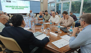 No primeiro dia os técnicos da Smed apresentaram dados relacionados ao transporte escolar, estrutura, calendário, kit de materiais e materiais didáticos