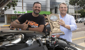 O piloto toledano bateu o recorde da prova numa competição que participaram mais de 200 carros de todo o Brasil no último fim de semana em Porto Alegre - RS