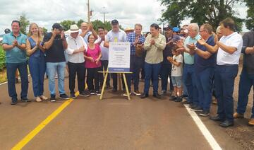 A cerimônia de entrega das obras aconteceu no último sábado (21) no distrito de Cerro da Lola. Foram pavimentados 2,4 quilômetros de estrada no distrito de Cerro da Lola