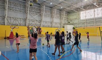O Centro de Iniciação ao Esporte realiza atendimento de segunda a sexta-feira nos três turnos. São modalidades para atender desde os sete anos até os idosos