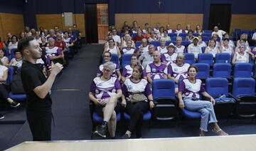 Na tarde desta segunda-feira (17) a Secretaria Municipal de Esportes e Lazer (Smel) se reuniu com idosos para dar continuidade aos atendimentos do Centro de Treinamento do Idoso (CTI)