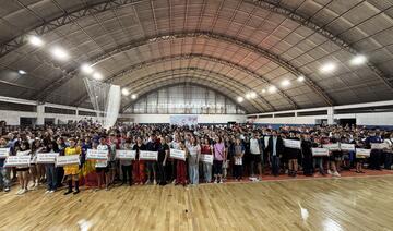 Evento contou com desfile da tocha e acendimento da pira olímpica. Atletas também fizeram o juramento para os jogos