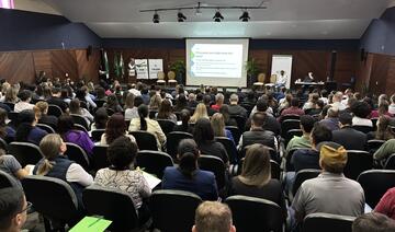 Foram realizadas palestras e debates sobre a nova legislação acerca de doenças psicossociais