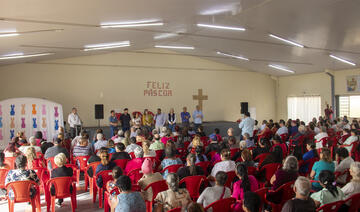 Prestigiada por autoridades, confraternização realizada nesta terça-feira (15) teve bênção ministrada por religiosos, encenação de peça de teatro e café da manhã 
