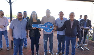 Moradores receberam orientações técnicas, manuais e as chaves das novas unidades habitacionais durante cerimônia com autoridades