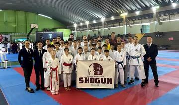 Associação Shogun conquistou 44 medalhas em etapa do regional ocorrida em Foz; no Bom de Bola, em Medianeira, município passou às semifinais em 2 categorias 