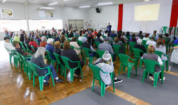 Promovida em parceria com o Cresol Integração, ação na manhã desta quinta (15) teve ainda palestra com especialista que alertou sobre golpes cometidos via celular