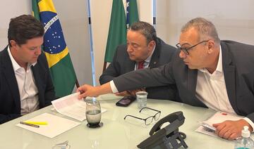 Prefeito Mario Costenaro se reuniu nesta segunda-feira, em Curitiba, com o secretário Guto Silva e o deputado Hussein Bakri (Crédito: Márcio Pimentel/Secom)