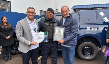 Em cerimônia realizada na sede da Guarda Municipal, o agente Celso Luiz Ferreira recebeu uma honraria pela seu trabalho e dedicação a segurança da população e da cidade