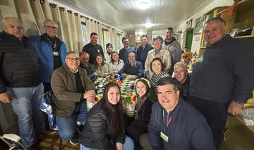 Assim como na abertura, reunião simples, na casa de produtores, marcou o encerramento das ações previstas pela Secretaria da Agricultura e Proteína Animal