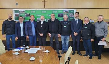 A Sala de Reuniões do Gabinete do Prefeito recebeu, nesta sexta (18), o bispo Dom João Carlos Seneme, que apresentou proposta da diocese à Prefeitura de Toledo