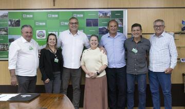 Ela se encontrou com o prefeito Mario Costenaro e o vice-prefeito Lucio De Marchi e pôde conhecer alguns departamentos da Prefeitura de Toledo