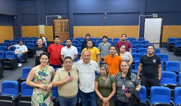 Na manhã desta quarta-feira (17) o vice-prefeito Lucio de Marchi e a secretária de Desenvolvimento Humano, Sheila Delava, se encontraram com 20 venezuelanos, a fim de discutir a possível criação de um associação