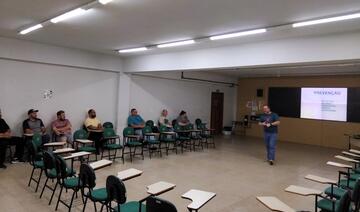 Promovida pela Escola de Governo, capacitação tem 52 horas-aula e prossegue até novembro com módulos ministrados por profissionais especialistas de várias áreas