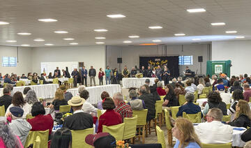 Evento ocorrido nesta quarta (8) na Associação de Moradores do Porto Alegre, contou com 400 convidados e serviu “almoço de interior”, com carnes e saladas