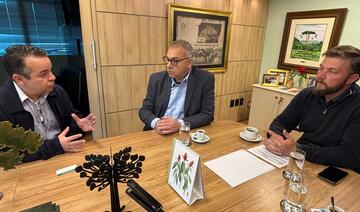 Prefeito Mario Costenaro se reuniu com diretores da Secretaria de Estado do Desenvolvimento Sustentável e do Simepar sobre proposta de parceria (Crédito: Márcio Pimentel/Secom)