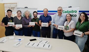 Ao todo, 16 tablets foram entregues; investimento de R$ 15.968,00 proveniente de recursos do Governo Federal através do Índice de Gestão Descentralizada