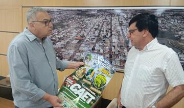 O diretor do Colégio Agrícola Estadual de Toledo, Gerson Boff, esteve na Prefeitura de Toledo nesta quarta-feira (15) para entregar um convite ao prefeito Mario Costenaro