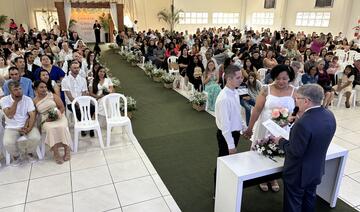 Evento oficializou a união dos casais diante do juiz de paz Juarez Polachini, do 3º Tabelionato de Notas e Registro Civil das Pessoas Naturais de Toledo