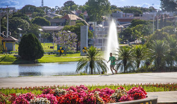 A Secretaria do Meio Ambiente realizou a instalação de um chafariz aerador no Lago Municipal, com o objetivo de incorporar oxigênio atmosférico à água de um dos principais cartões postais de Toledo
