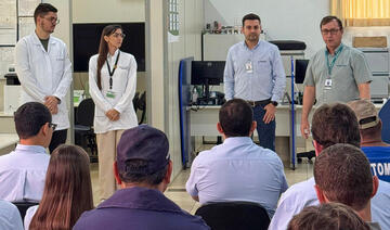Em visita ocorrida na manhã desta sexta-feira (14), equipe da unidade básica de saúde falou sobre prevenção e diagnóstico precoce do câncer de próstata