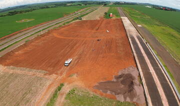 A Prefeitura de Toledo deu início às obras do complexo automotivo, que será localizado no Autódromo Rafael Sperafico, atendendo as demandas do kartódromo, arrancadão e drift