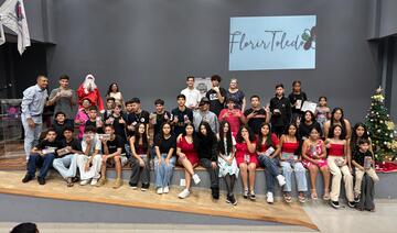Cerimônia reuniu alunos, familiares, música, dança e poesia no auditório da Unioeste na noite desta terça-feira (16)
