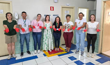 De forma divertida, dinâmica ministrada nesta sexta (9) pelas enfermeiras Dayane, Vanessa e Patrícia mostrou importância deste gesto para profissionais e pacientes
