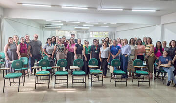 Encontro na sede da Secretaria Municipal da Educação, nesta terça (24), teve como objetivo avaliar os resultados obtidos na “Prova Paraná” e no “Fluência da Leitura”