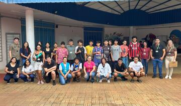 Adolescentes integrados às atividades do Centro da Juventude Marcio Antonio Bombardelli  participaram de ação realizada na última sexta-feira (20)