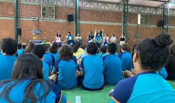 O programa chegou a Escola Amélio Dal Bosco na manhã desta segunda-feira (16) e reuniu cerca de 40 crianças para participarem de uma atividade interativa 
