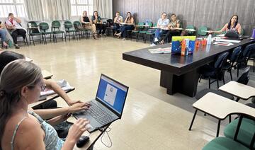 Cerca de 25 professores da rede de ensino no município participaram nesta terça-feira (3) de uma formação voltada a incentivar a criatividade das crianças