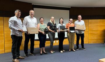 Estabelecimentos foram contemplados com equipamentos do programa Educa Juntos, entregues pelo NRE em ato realizado nesta quarta (1º) no auditório da FAG